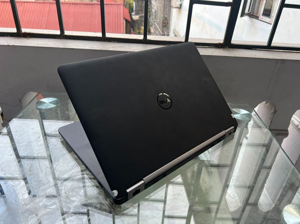 Laptop Dell Latitude E7470 core i5-6300U ram 8G SSD 256GB