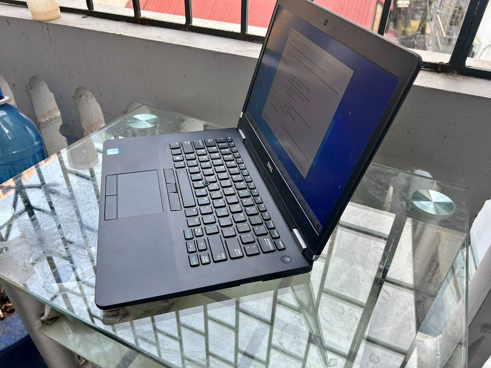 Laptop Dell Latitude E7470 core i5-6300U ram 8G SSD 256GB